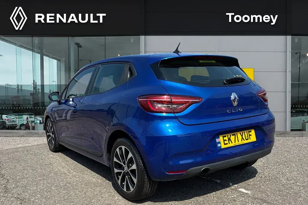 Used Renault Clio Iconic 90 HP (66 kW) 2021 Blue  Hatchback