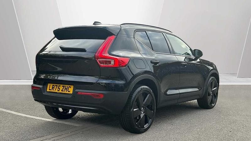 New Volvo XC40 Plus 2025 Black SUV
