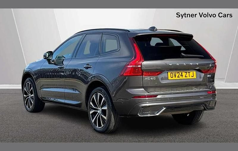 Usado Volvo XC60 Plus 250 HP (183 kW) 2024 Cinzento SUV
