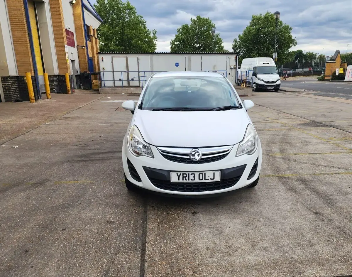 Used Vauxhall Corsa 2013 White Hatchback