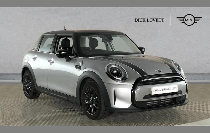 Used Mini Cooper Classic 134 HP (98 kW) 2023 Silver Hatchback