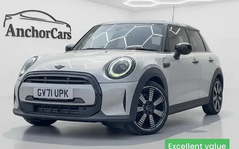 Used Mini Cooper Exclusive 136 HP (100 kW) 2022 Hatchback