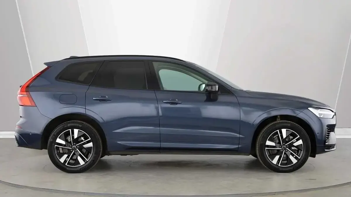 Used Volvo XC60 Plus 345 HP (253 kW) 2025 Blue SUV