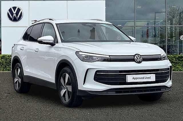 White Used 2024 VW Tiguan Match SUV | £30,995 (Expensive) - Image 1/4
