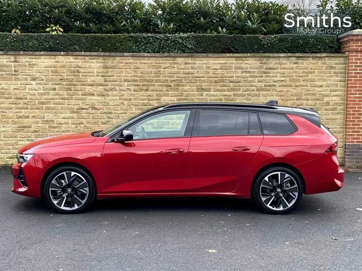 Used Vauxhall Astra Ultimate 113 kW (154 HP) 2024 Red Estate