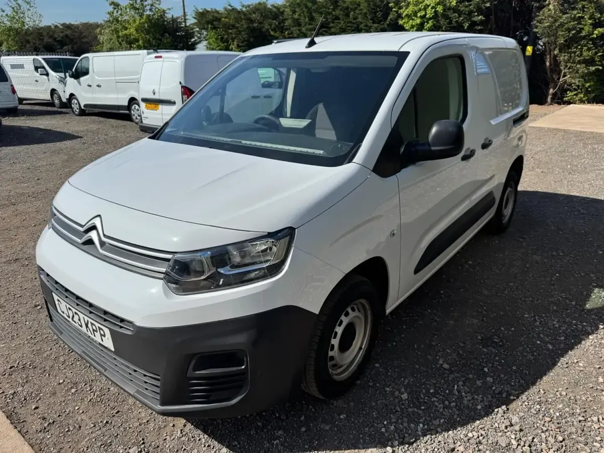 Used Citroën Berlingo 100 HP (73 kW) 2023 White MPV