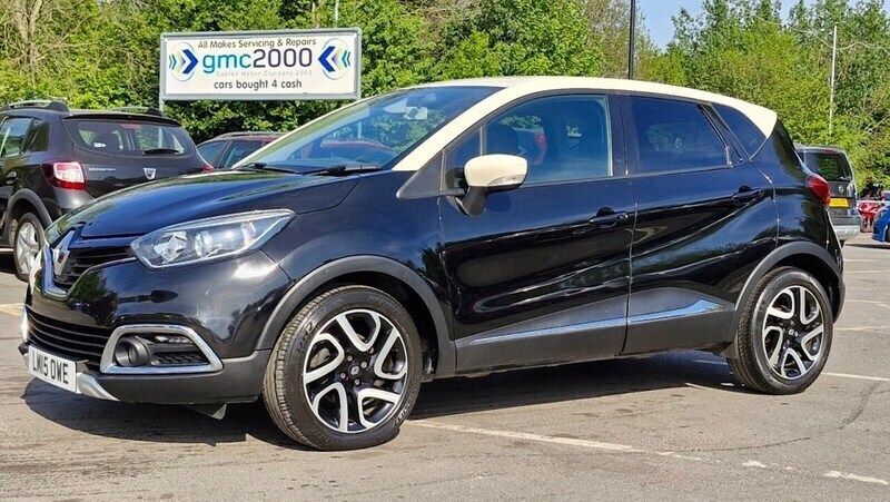 Black Used 2015 Renault Captur Signature SUV | £5,295 (Fair price) - Image 1/4
