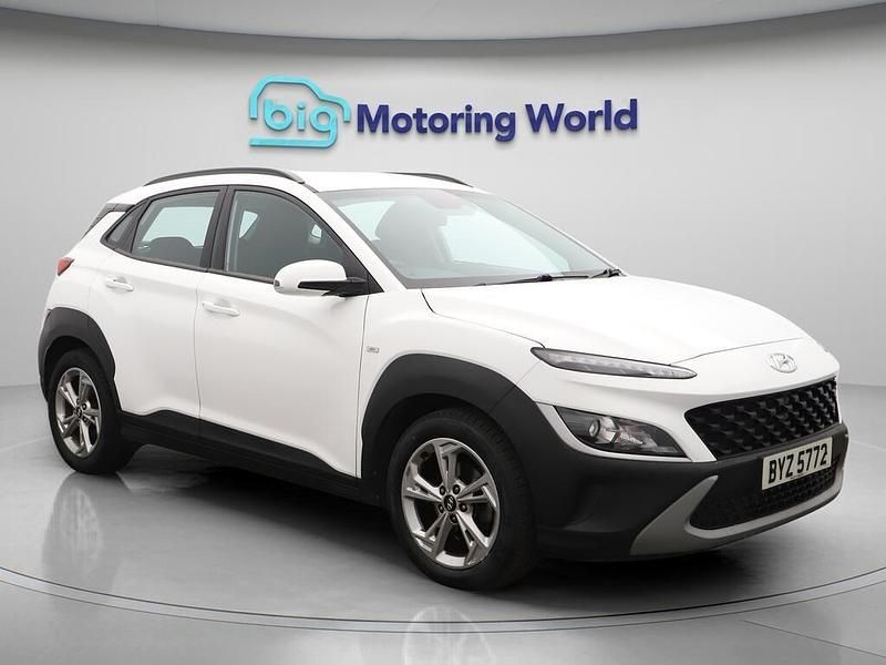 White Used 2022 Hyundai Kona SE SUV | £13,900 (Fair price) - Image 1/4