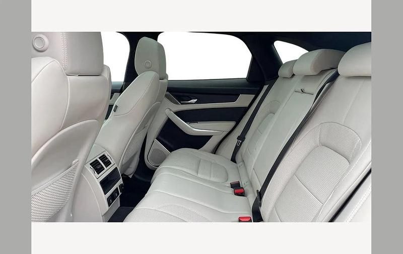 Used Jaguar F-Pace R-Dynamic 204 HP (150 kW) 2024 Portofino blue SUV