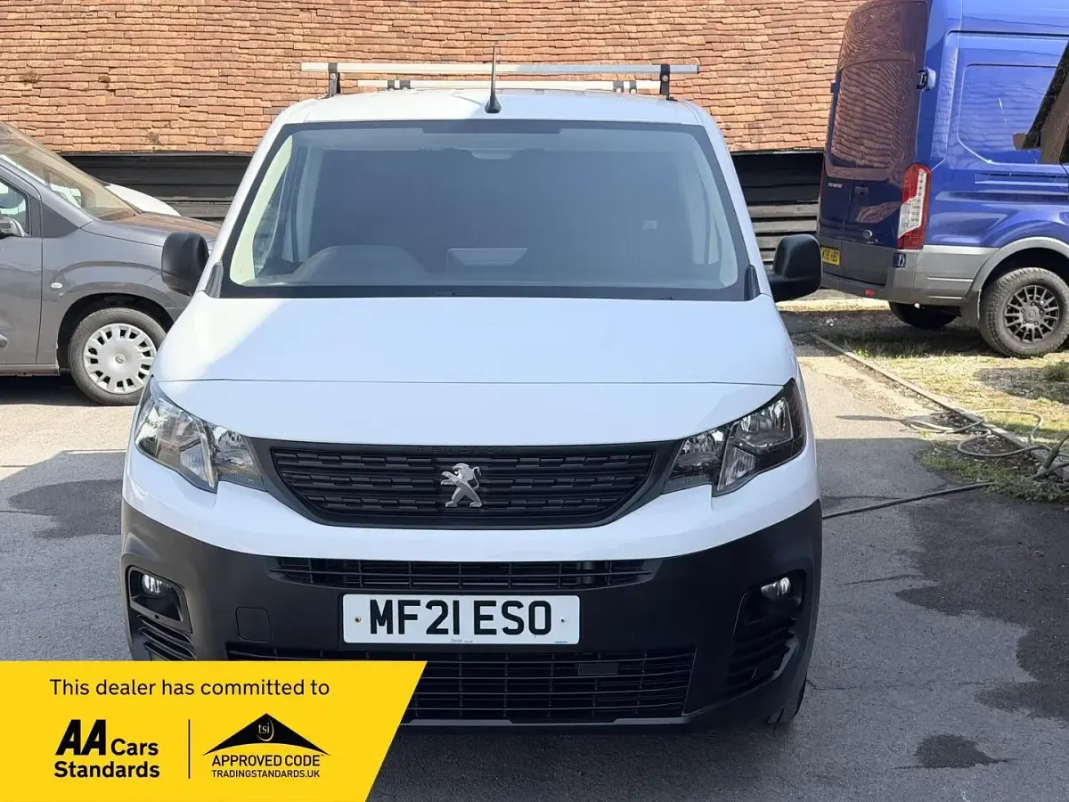 Used Peugeot Partner 131 HP (96 kW) 2021 White MPV