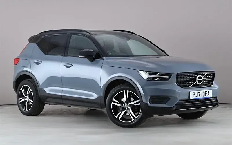 Usado Volvo XC40 R-Design 163 HP (119 kW) 2021 SUV