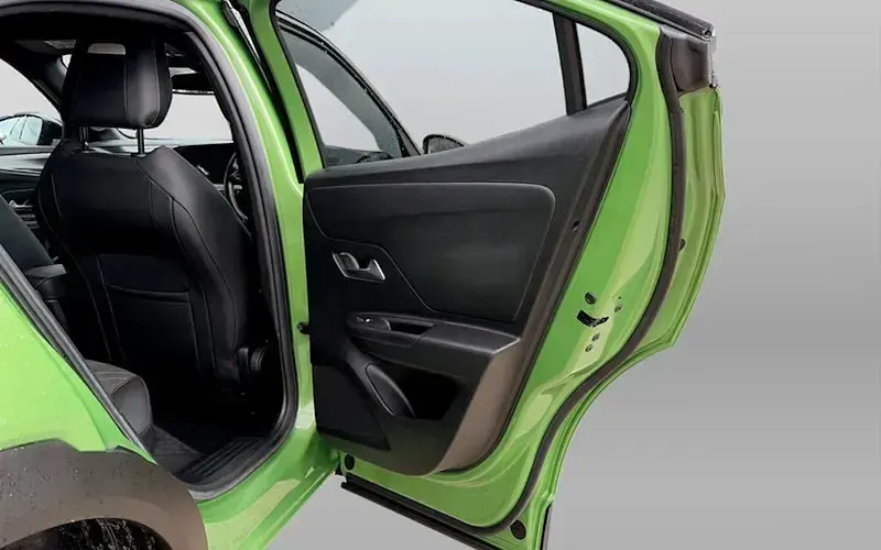 Used Vauxhall Mokka Ultimate 100 kW (136 HP) 2023 Green SUV
