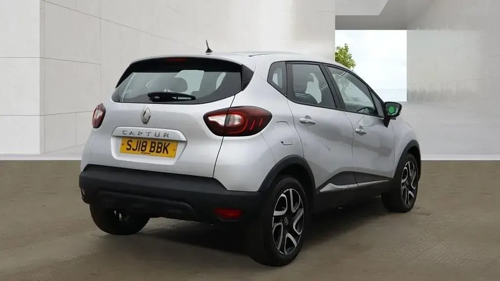 Second-hand Renault Captur Dynamique 90 CP (66 kW) 2018 Argintiu SUV