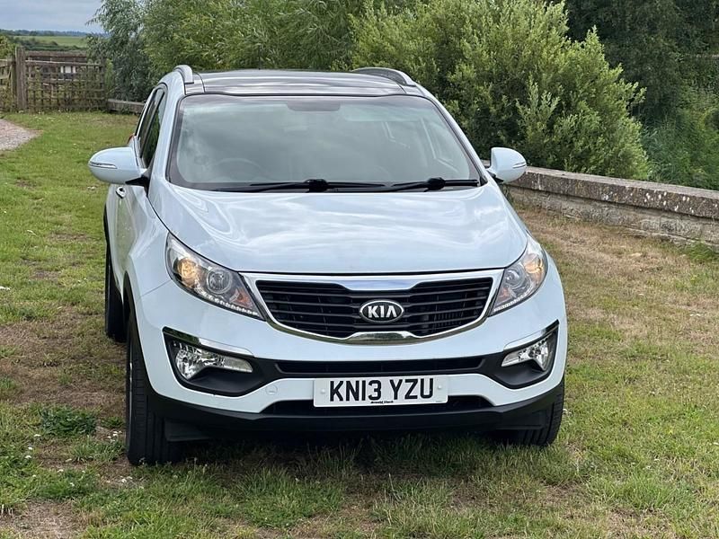 White Used 2013 Kia Sportage 2 SUV | £4,995 (Good price) - Image 1/4