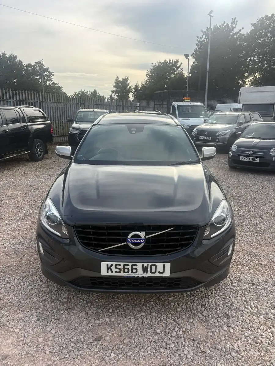 Used Volvo XC60 R-Design 190 HP (139 kW) 2016 Grey SUV