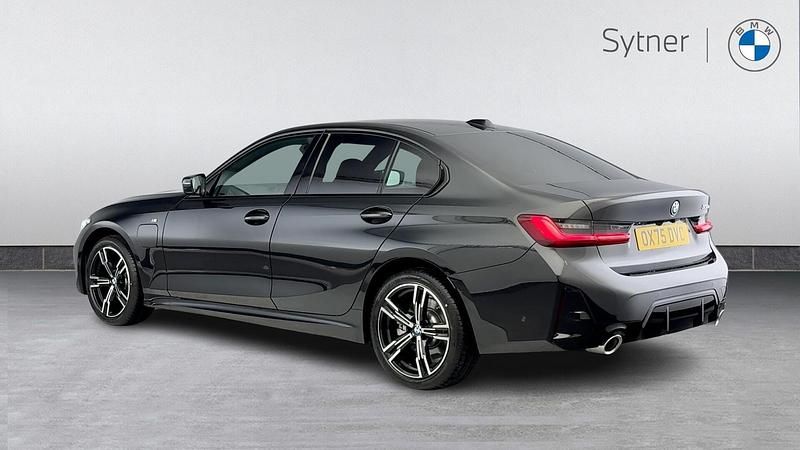 Begagnad BMW 330e M Sport 288 HK (211 kW) 2025 Svart