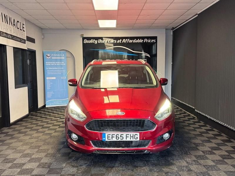 Used Ford S-MAX Sport 180 HP (132 kW) 2015 Red MPV