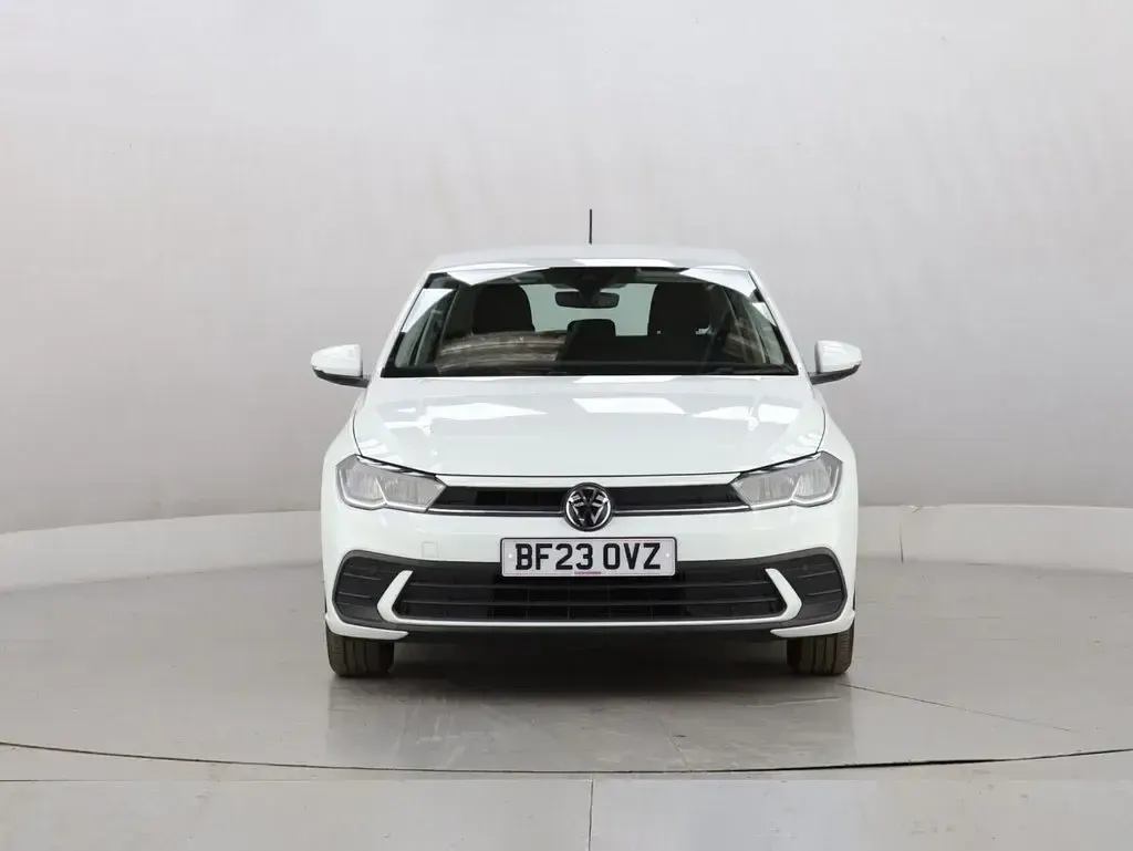 Używany VW Polo Life 95 KM (69 kW) 2023 Biały Hatchback