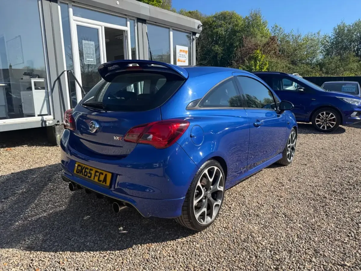 Second-hand Vauxhall Corsa 205 CP (150 kW) 2015 Albastru Hatchback