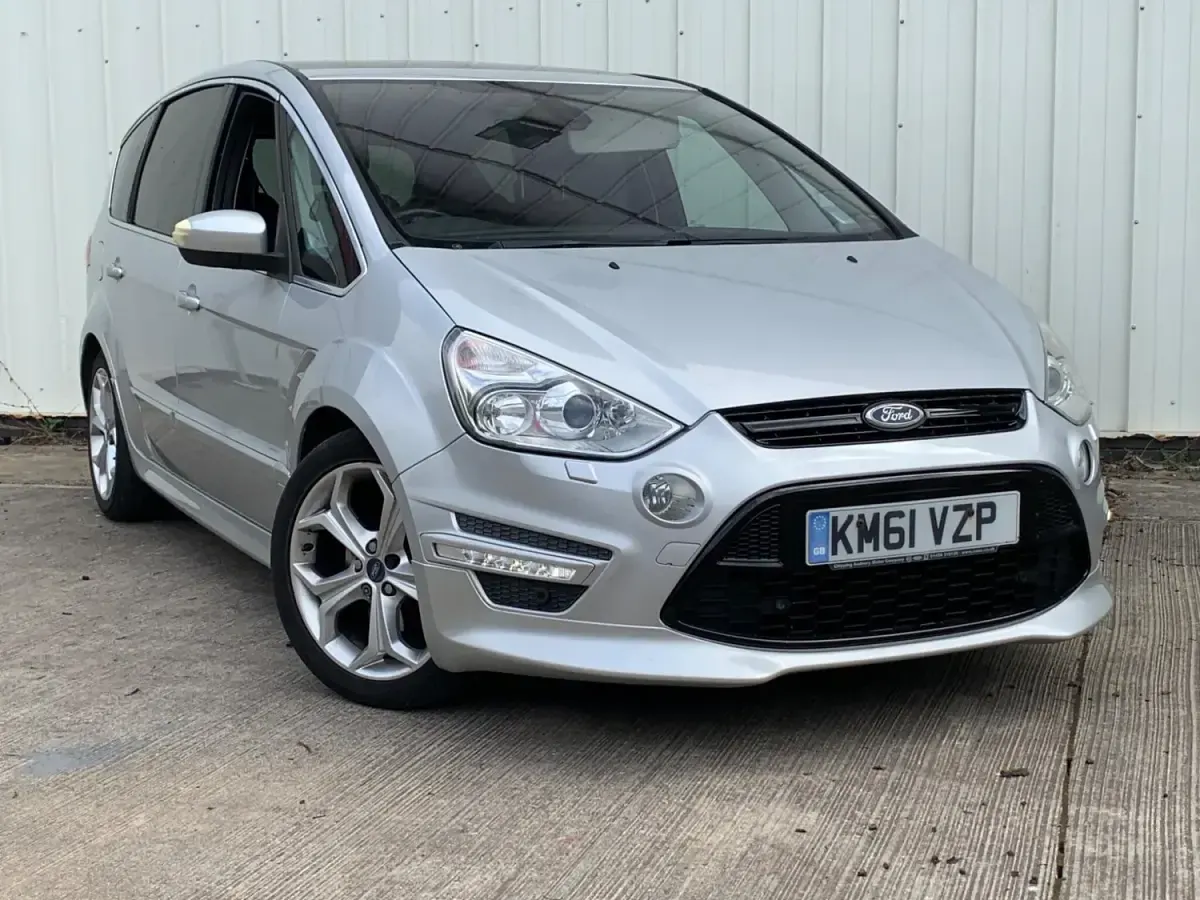 Usado Ford S-MAX Titanium X 163 HP (119 kW) 2012 Prateado Monovolume