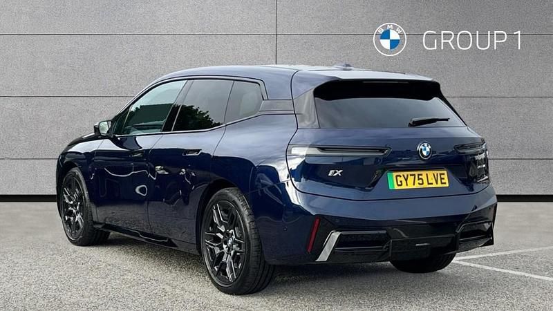 Usado BMW iX M Sport 400 kW (544 HP) 2025 Azul SUV