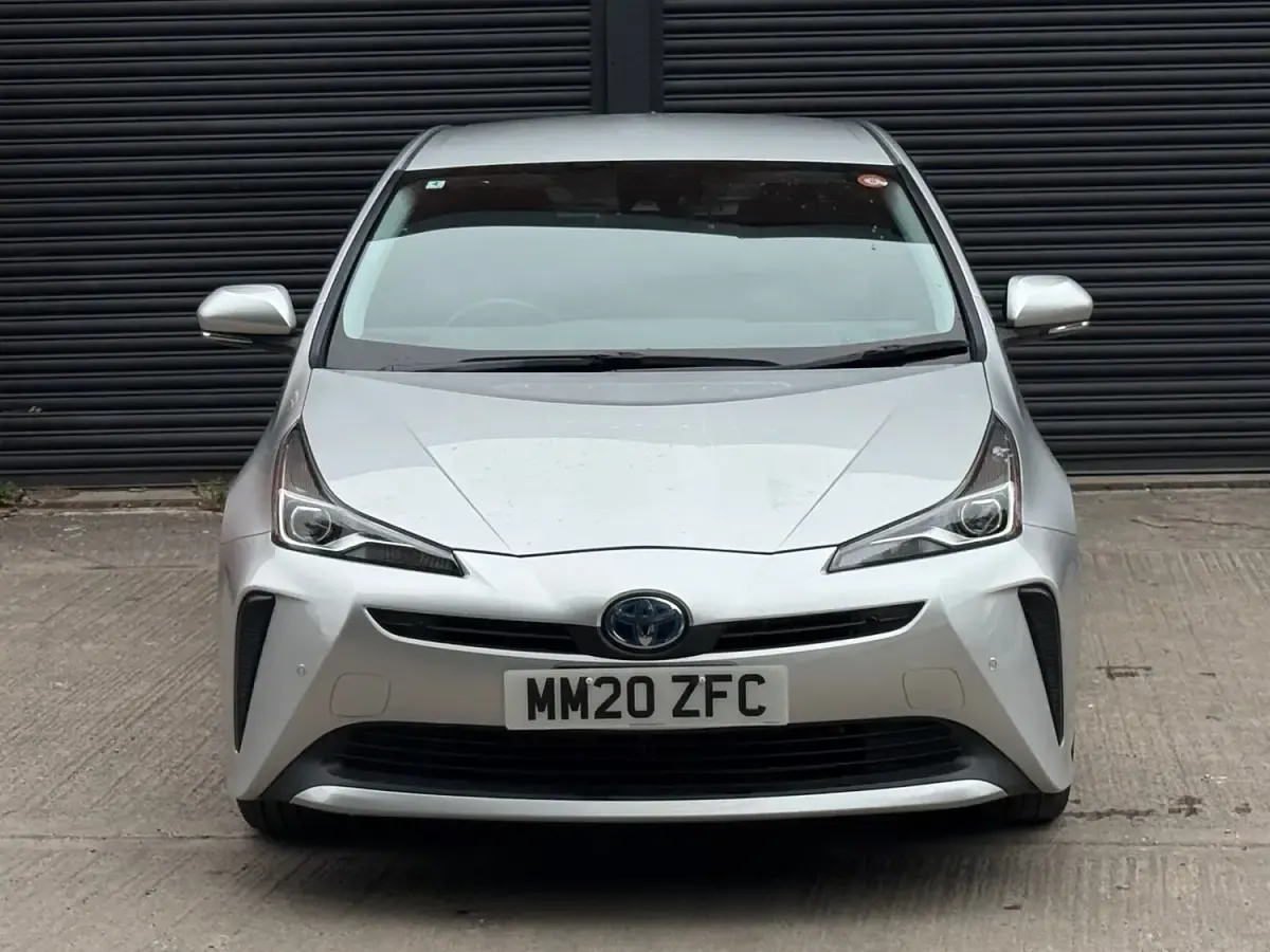 Used Toyota Prius 140 HP (102 kW) 2026 Silver Hatchback