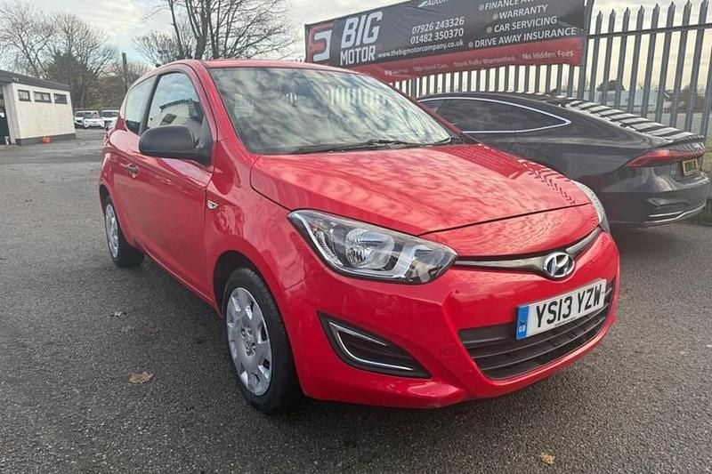 Red Used 2013 Hyundai i20 Classic Hatchback | £2,499 (Fair price) - Image 1/1