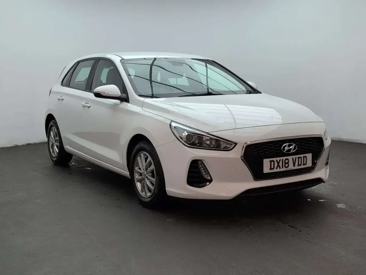 Used Hyundai i30 2018 White Hatchback