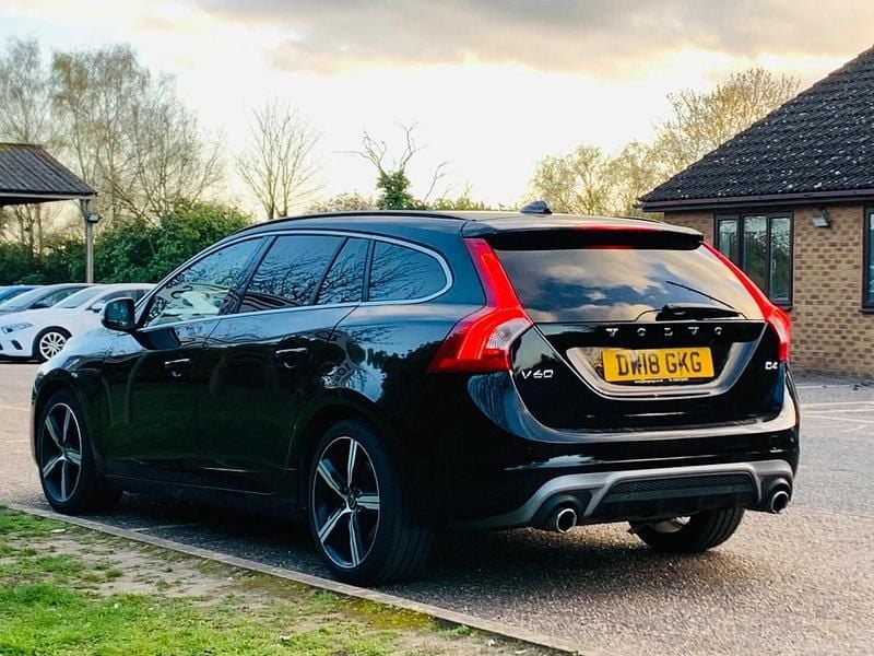 Used Volvo V60 R-Design 190 HP (139 kW) 2018 Black Estate
