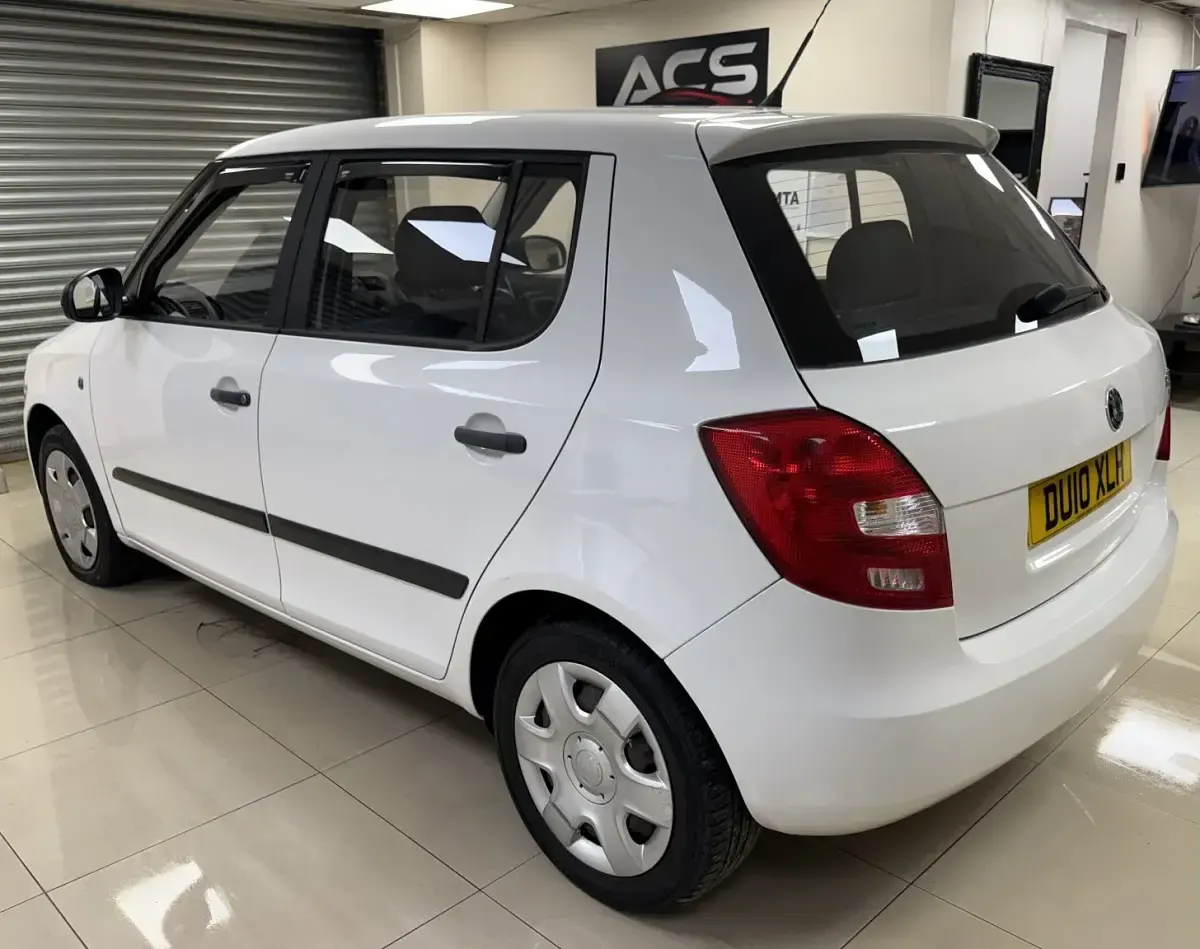 Used Skoda Fabia 70 HP (51 kW) 2010 Multicolour Hatchback