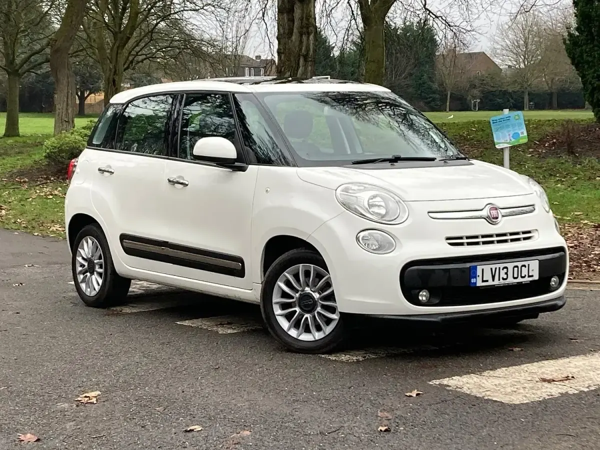Używany Fiat 500L Lounge 85 KM (62 kW) 2013 Biały Minivan