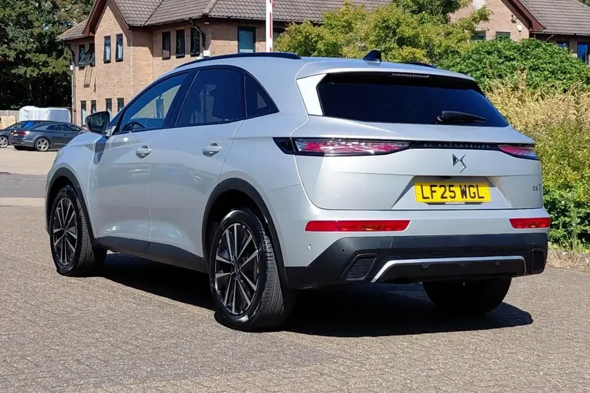 New DS Automobiles DS7 Crossback 129 HP (94 kW) 2025 Grey SUV