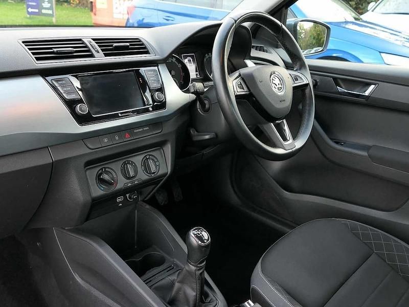Image 2/4