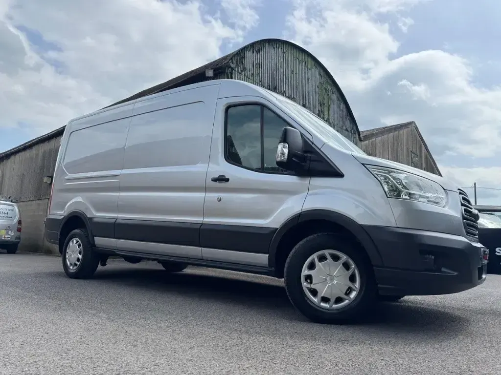 Usado Ford Transit Trend 125 HP (91 kW) 2016 Prateado Van