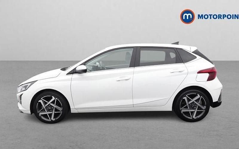 Used Hyundai i20 Premium 101 HP (74 kW) 2025 White Hatchback