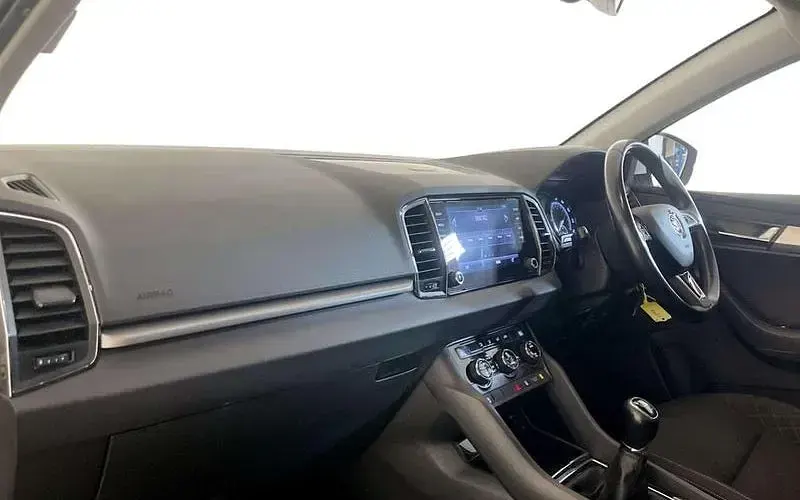 Used Skoda Karoq SE 116 HP (85 kW) 2020 White SUV
