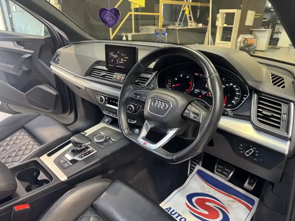 Usado Audi Q5 S-Line 190 HP (139 kW) 2017 Cinzento SUV
