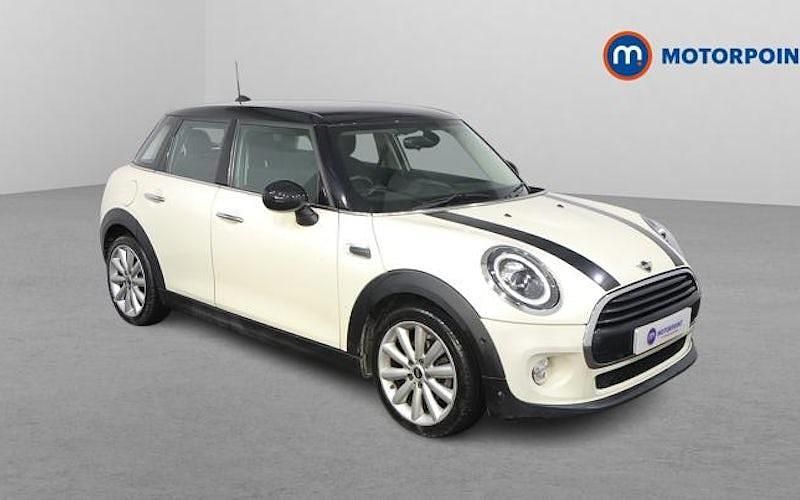 White Used 2019 Mini Cooper Classic Hatchback | £11,799 (Fair price) - Image 1/4