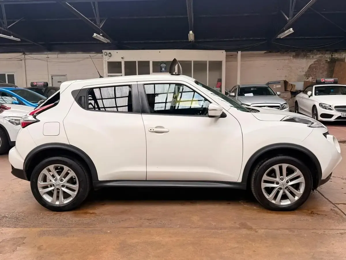 Used Nissan Juke N-Connecta 110 HP (80 kW) 2016 White SUV