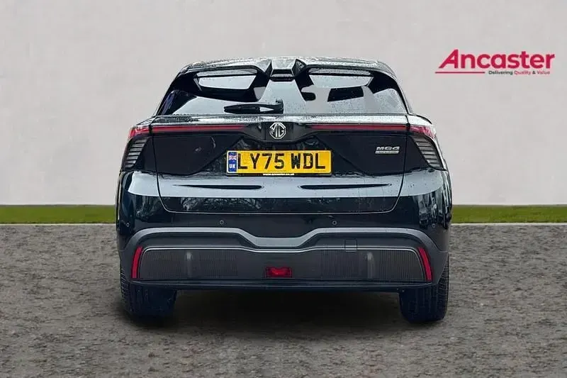 Ny MG MG4 EV Comfort 319 kW (435 HK) 2026 Svart Halvkombi