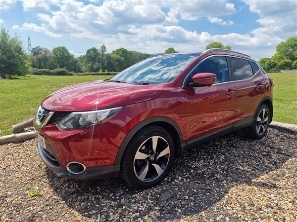 Red Used 2014 Nissan Qashqai N-TEC SUV | £5,495 (Fair price) - Image 1/1