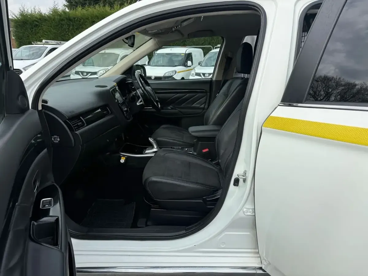 Used Mitsubishi Outlander P-HEV 2018 White