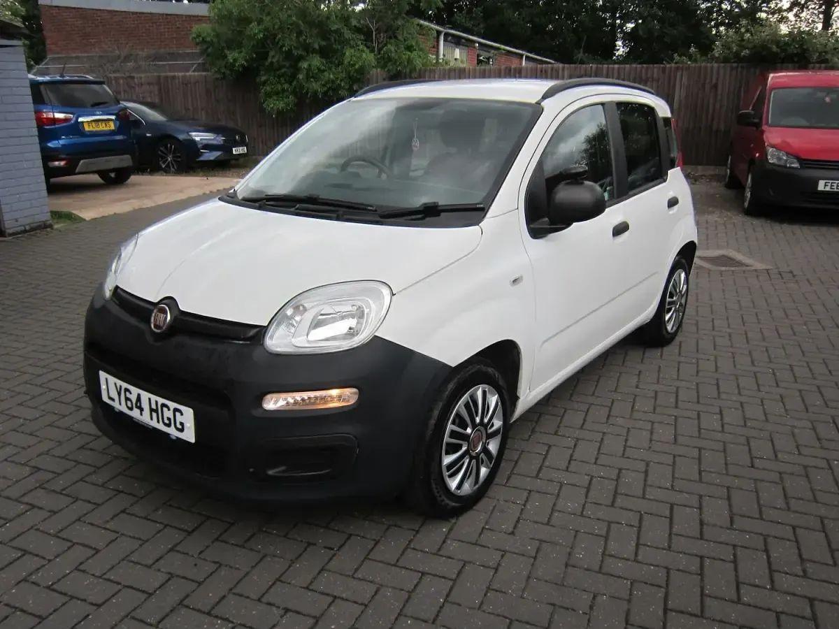 Used Fiat Panda Easy 85 HP (62 kW) 2015 White Hatchback