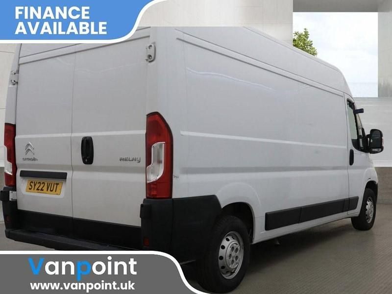 Usado Citroën Relay 140 HP (102 kW) 2022 Branco Van