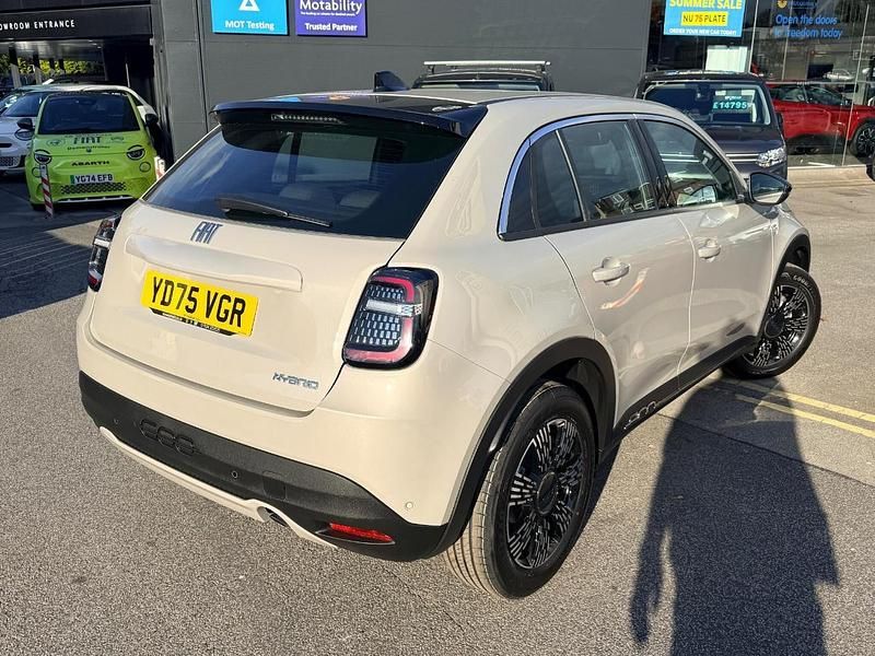 New Fiat 600 S 99 HP (72 kW) 2025 Brown SUV