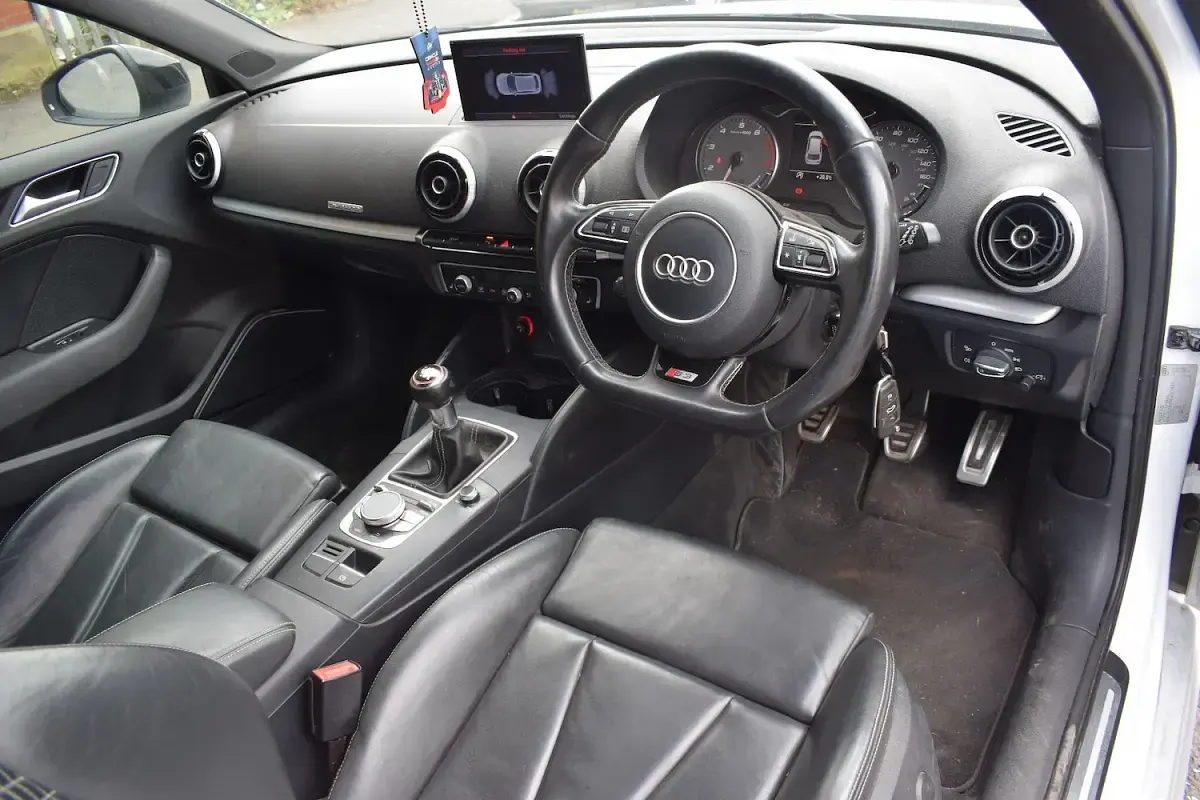 Used Audi S3 Sportback Sport 300 HP (220 kW) 2013 White Hatchback
