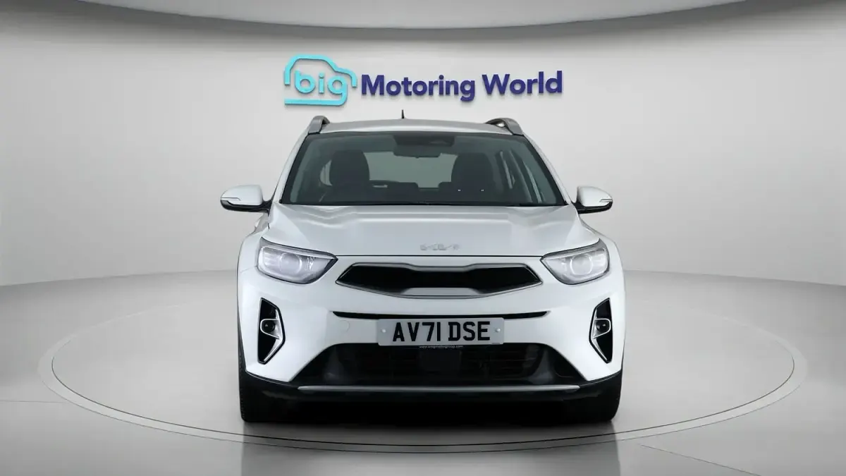 Używany Kia Stonic 99 KM (72 kW) 2021 Biały SUV