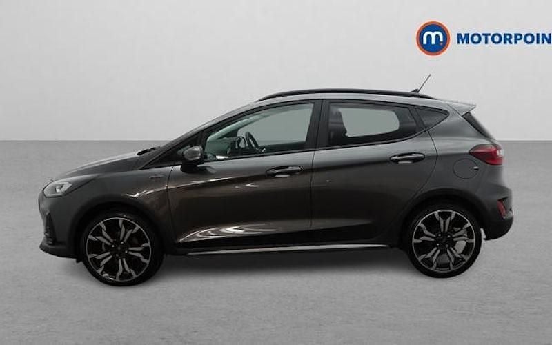 Usado Ford Fiesta Active X 101 HP (74 kW) 2023 Cinzento Citadino