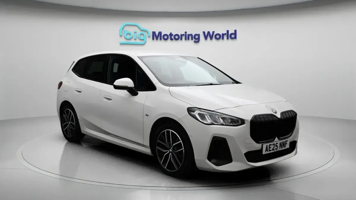 Begagnad BMW 220 M Sport 156 HK (114 kW) 2025 Halvkombi