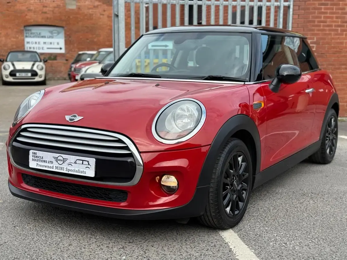 Used Mini Cooper D Hatch 2015 Red Hatchback